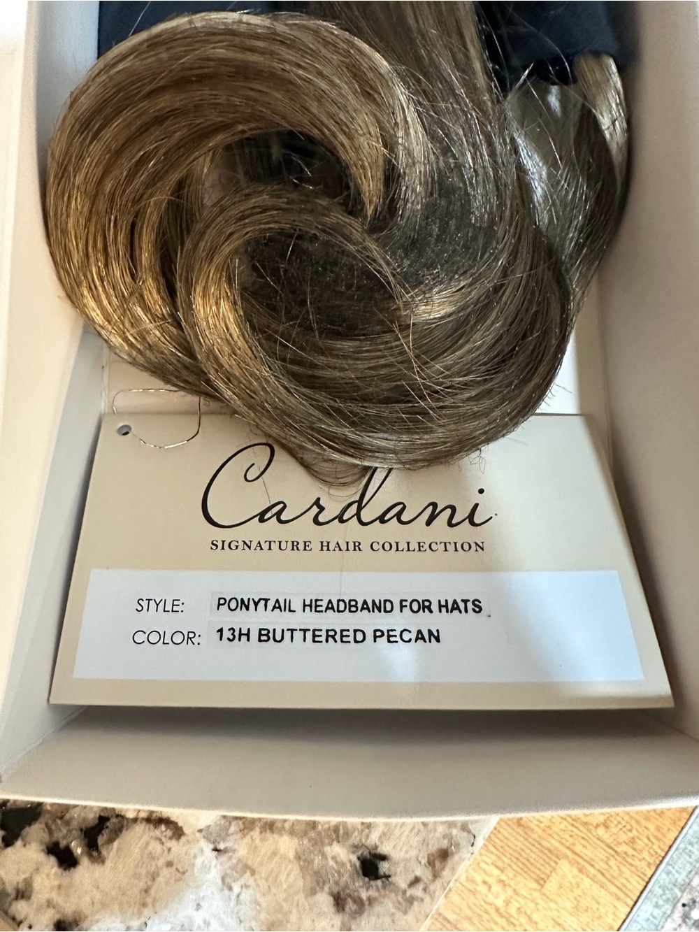 Ponytail headband for hats by Cardani - Picture 3 of 5